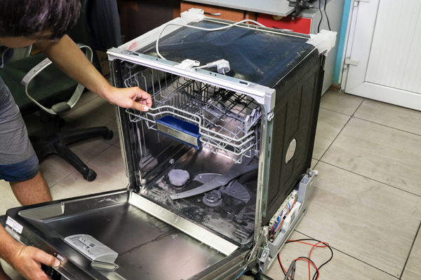 Ремонт посудомоечных машин в сервисном центре Remira